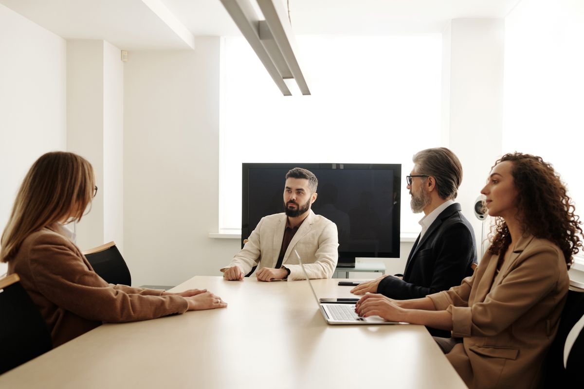 Business dialogue meeting setting